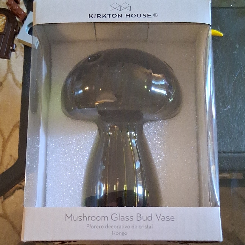 MUSHROOM GLASS BUD VASE
